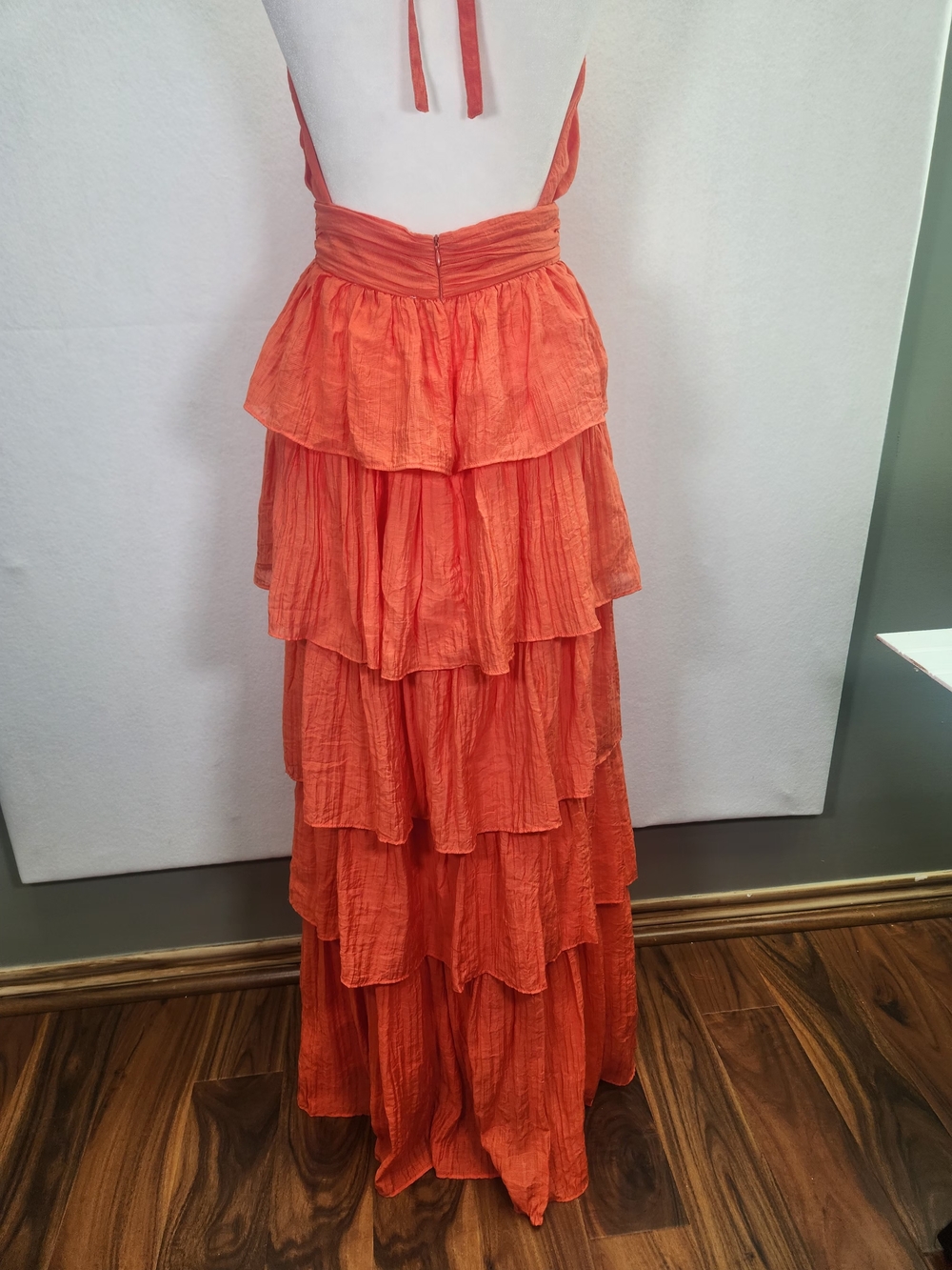 Olivaceous Orange Ruffle Tiered Halter Maxi Dress Sz S Open Back Event Cruise NW - Picture 5 of 15